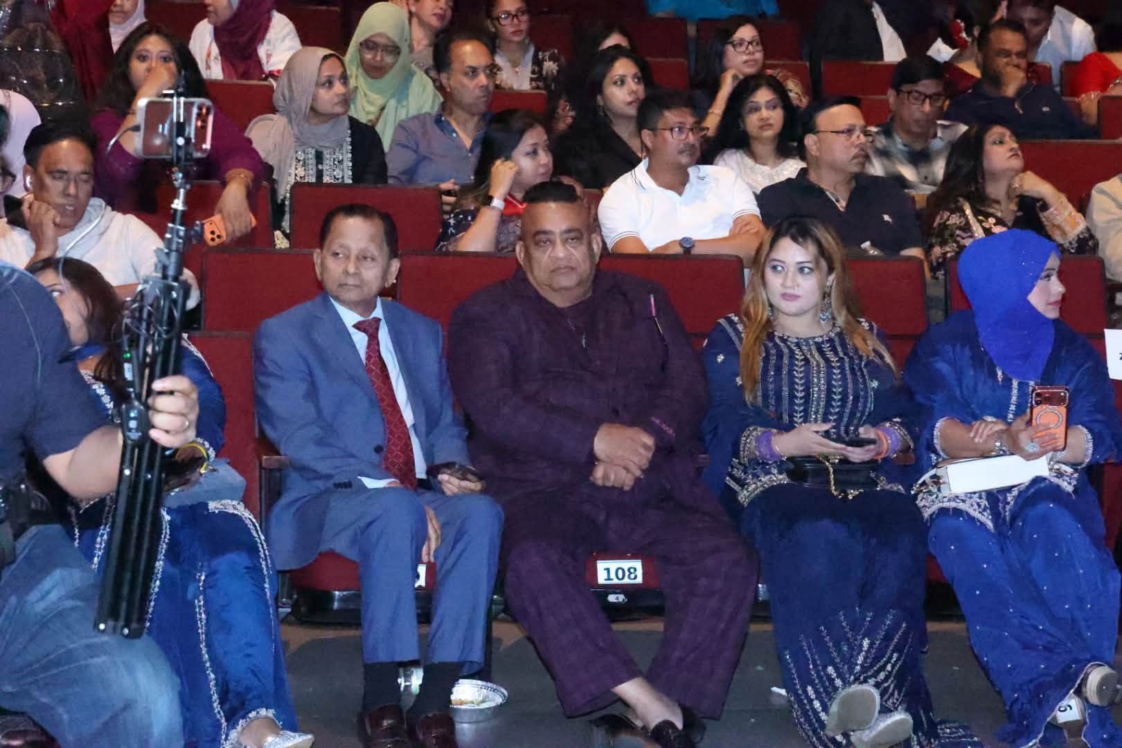 প্রবাসে দেশীয় সংস্কৃতির সুরঝংকার: নিউ ইয়র্কে ‘দ্য বিউটিফুল লেডিস অব ইউএসএ’র মুগ্ধতার এক সন্ধ্যা