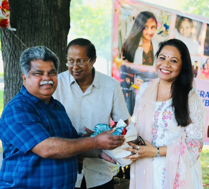বনভোজনের আদলে আয়োজিত অনুষ্ঠানে আয়না’র জন্মদিন ও সোনালী রাফি’র গ্র্যাজুয়েশন পার্টি