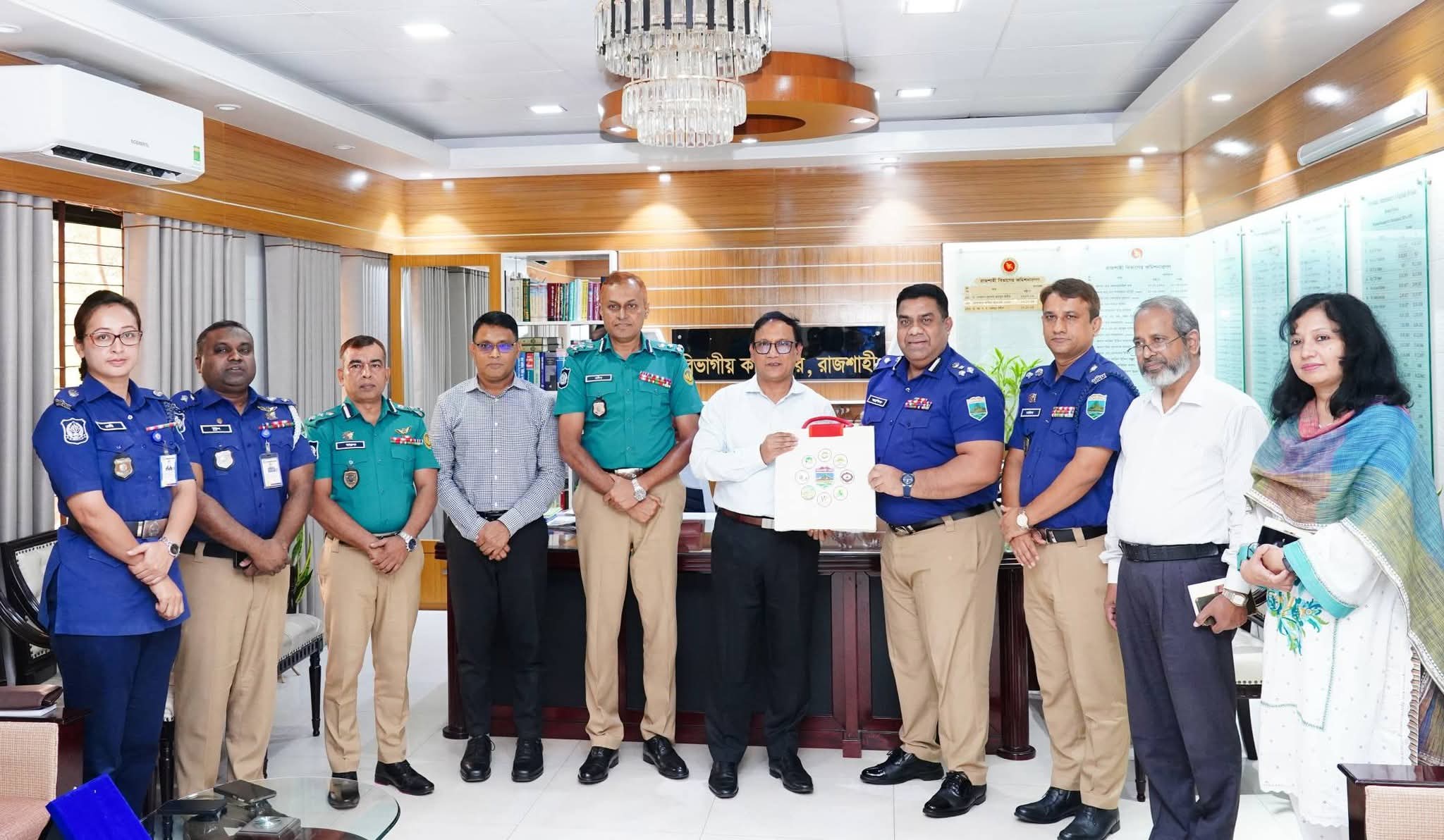বিভাগীয় কমিশনার রাজশাহী বদলিজনিত বিদায় উপলক্ষে ডিআইজি, রাজশাহী রেঞ্জ সৌজন্য সাক্ষাৎ
