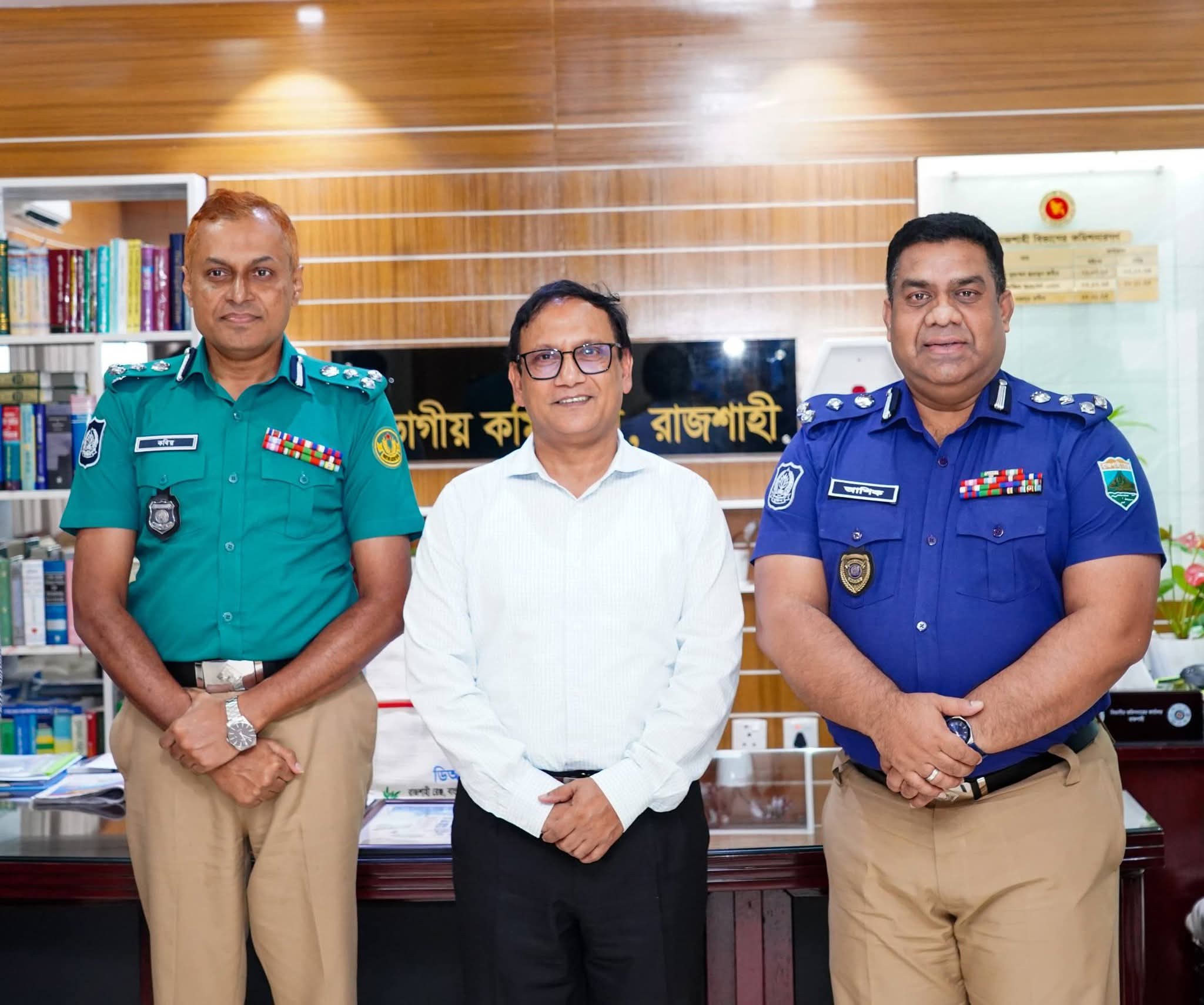 বিভাগীয় কমিশনার রাজশাহী বদলিজনিত বিদায় উপলক্ষে ডিআইজি, রাজশাহী রেঞ্জ সৌজন্য সাক্ষাৎ