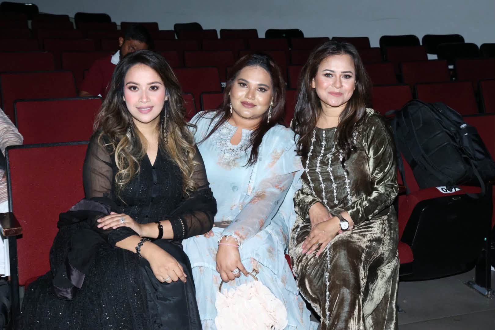 নিউ ইয়র্কে সঙ্গীত তারকাদের মিলনমেলা: সুরের জালে শ্রোতাদের বাঁধলেন ইমরান, কনা ও ঝিলিক