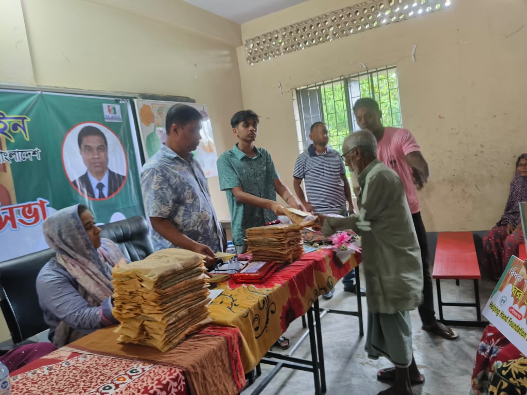 মানবতার সেবায় নিবেদিত হেল্পিং হ্যান্ড ফাউন্ডেশনের প্রবাসী আলমগীর হোসাইন