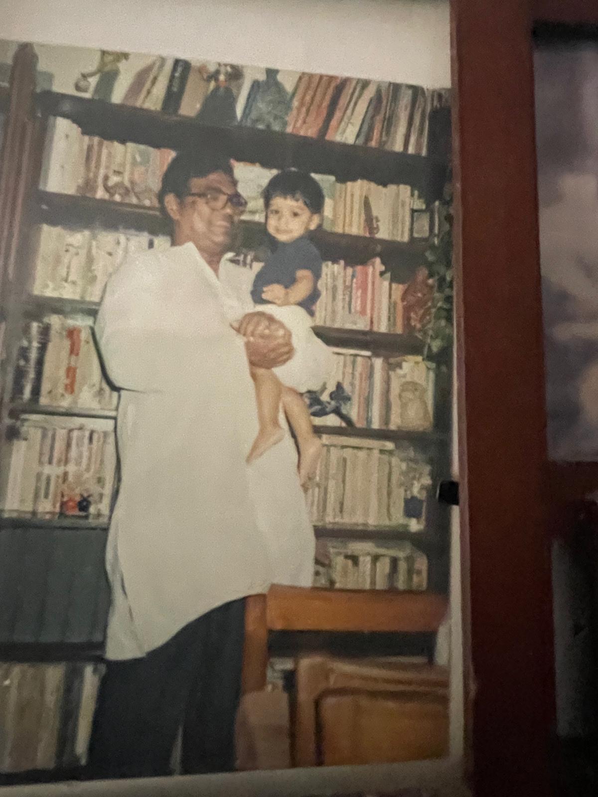 সেই মায়ার দেশ, সেই কঠিন দেশ - আহমদ মনজুর