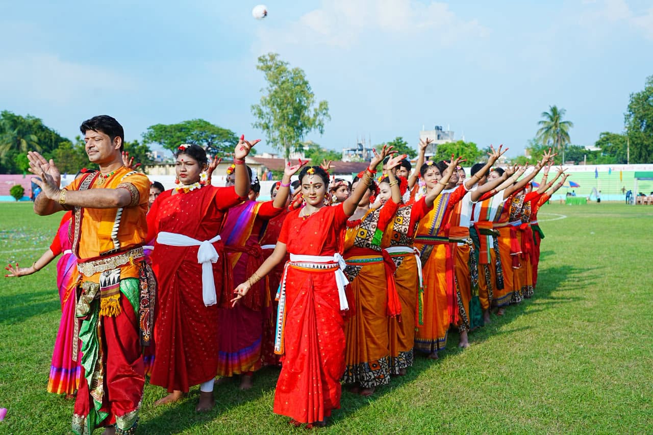 জেলা প্রশাসক গোল্ড কাপ ফুটবল টুর্নামেন্টের উদ্বোধনী অনুষ্ঠানে আরএমপি পুলিশ কমিশনার