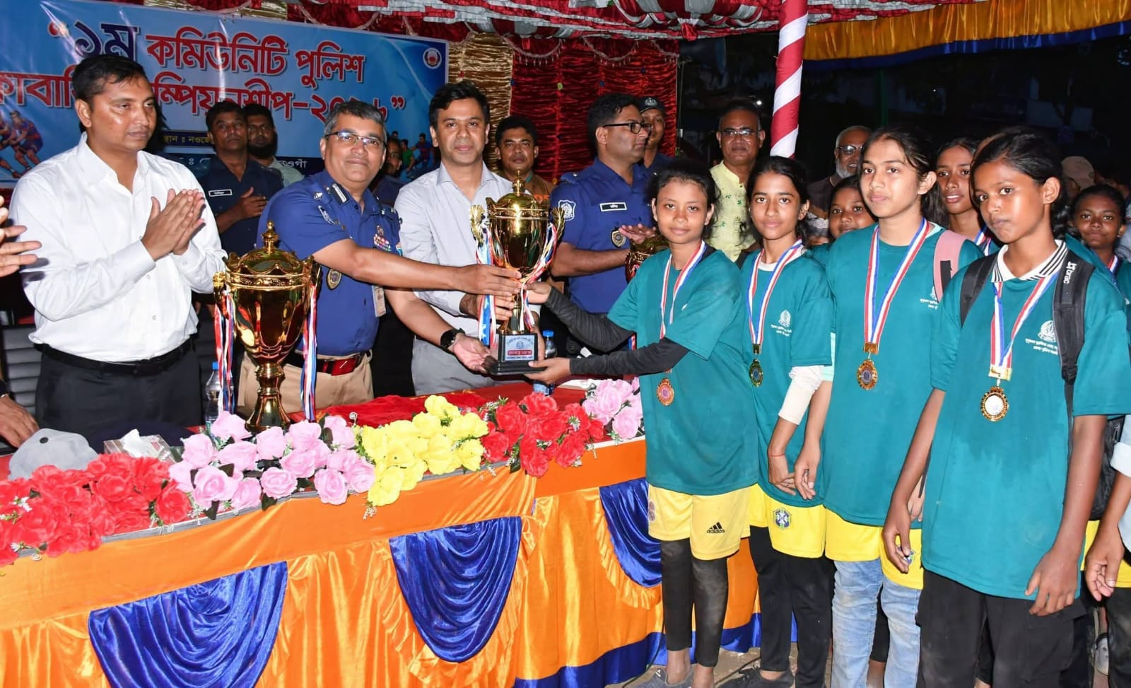 নওগাঁয় উৎসবমুখর পরিবেশে অনুষ্ঠিত হয়েছে ১ম কমিউনিটি পুলিশ কাবাডি চ্যাম্পিয়নশিপ-২০২৬-এর ফাইনাল খেলা ও পুরস্কার বিতরণী অনুষ্ঠান