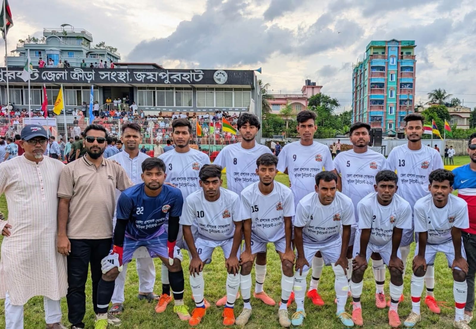 জয়পুরহাটে জেলা প্রশাসক গোল্ডকাপ ফুটবল টুর্নামেন্টের উদ্বোধন