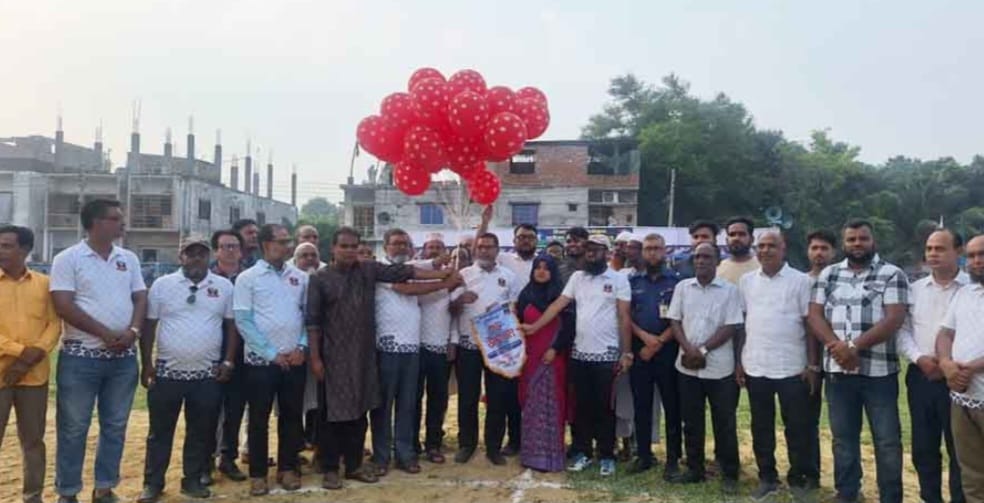 বগুড়া জেলার আদমদীঘিতে উপজেলা প্রশাসন ফুটবল টুর্নামেন্ট শুরু