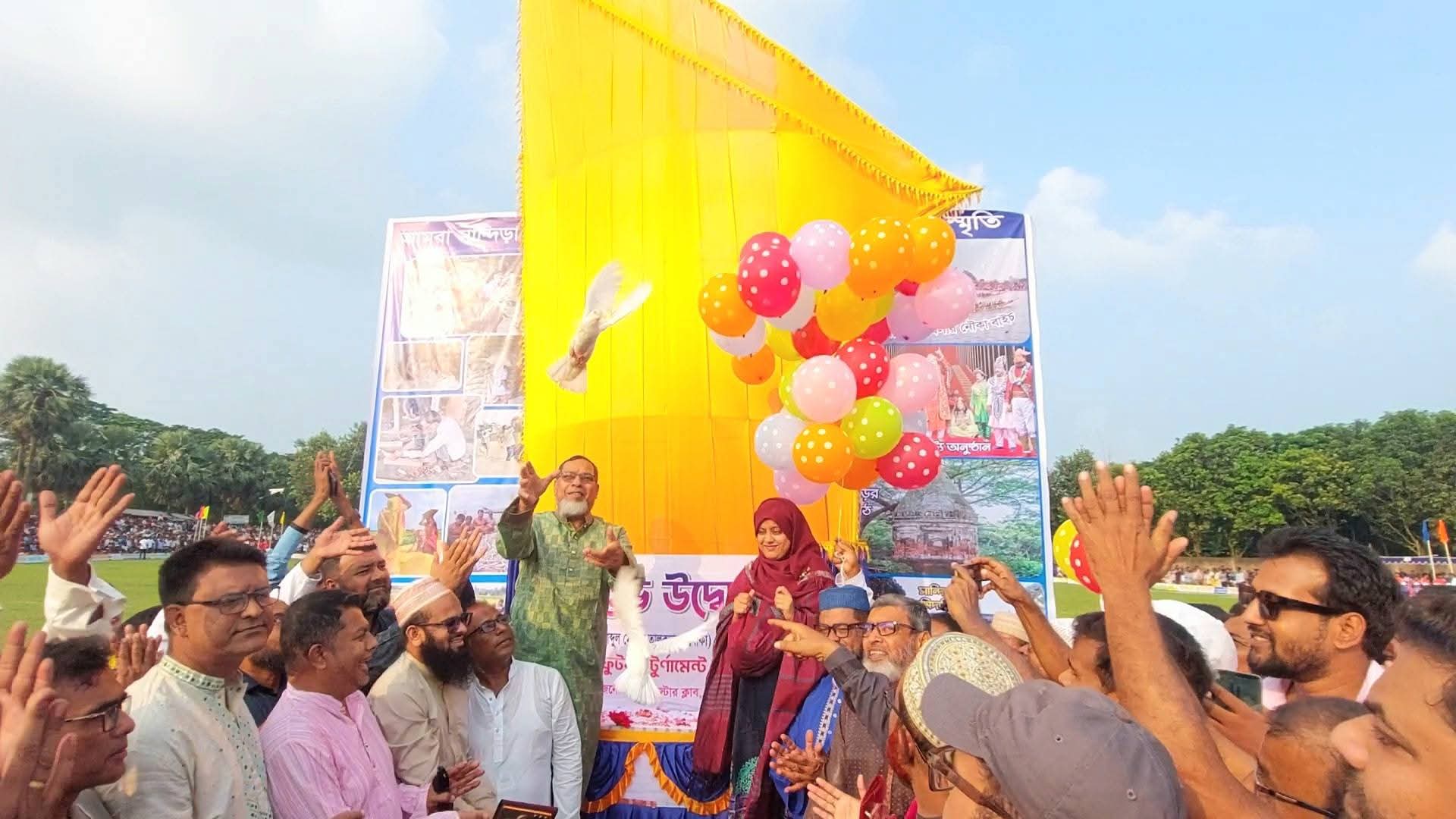সান্তাহারে ফুটবল টুর্নামেন্টের শুভ উদ্বোধন