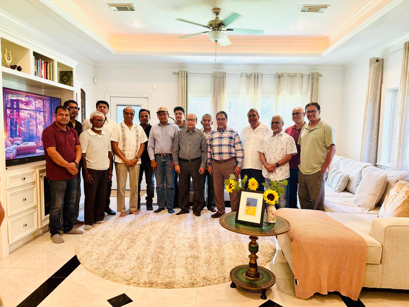 ড. মোস্তফা সারওয়ারের ‘সানফ্লাওয়ার উউন্ডস’-এর সফল হিউস্টন ওপেন হাউস ও বিশ্বব্যাপী অভূতপূর্ব প্রি-অর্ডারের মাইলফলক নিয়ে বিশ্বজুড়ে প্রবল আগ্রহ