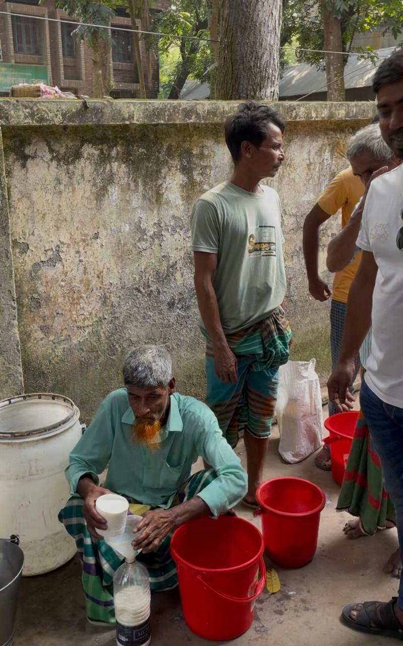 পূজা উপলক্ষ্যে দুধের বাজারে আগুন