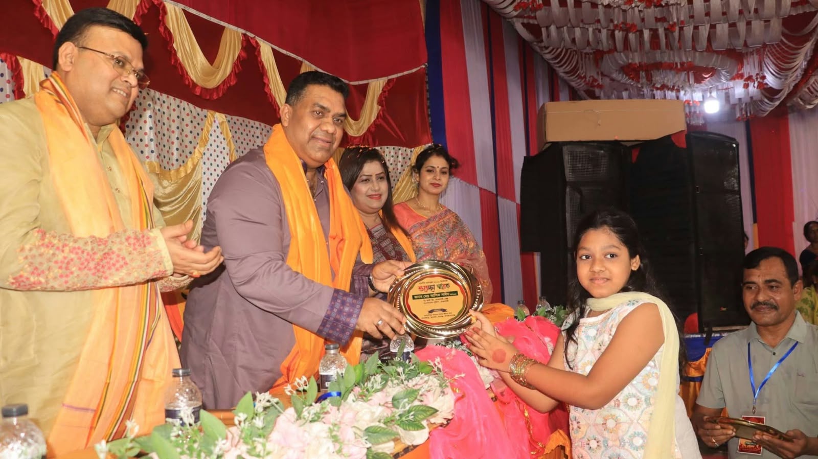 চাঁপাইনবাবগঞ্জে শারদীয় দুর্গাপূজা মণ্ডপ পরিদর্শন করলেন রাজশাহী রেঞ্জ ডিআইজি মো. আশিক সাঈদ