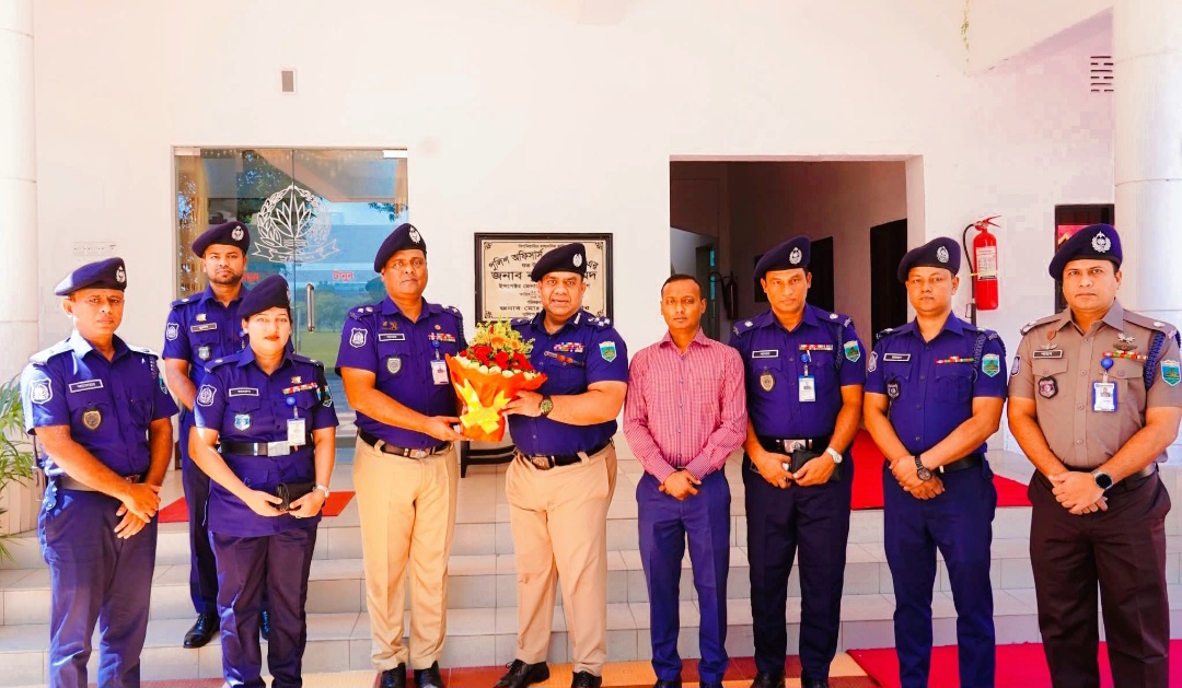 বগুড়া জেলা পরিদর্শন করলেন রাজশাহী রেঞ্জের ডিআইজি আশিক সাঈদ