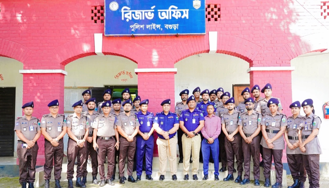 বগুড়া জেলা পরিদর্শন করলেন রাজশাহী রেঞ্জের ডিআইজি আশিক সাঈদ