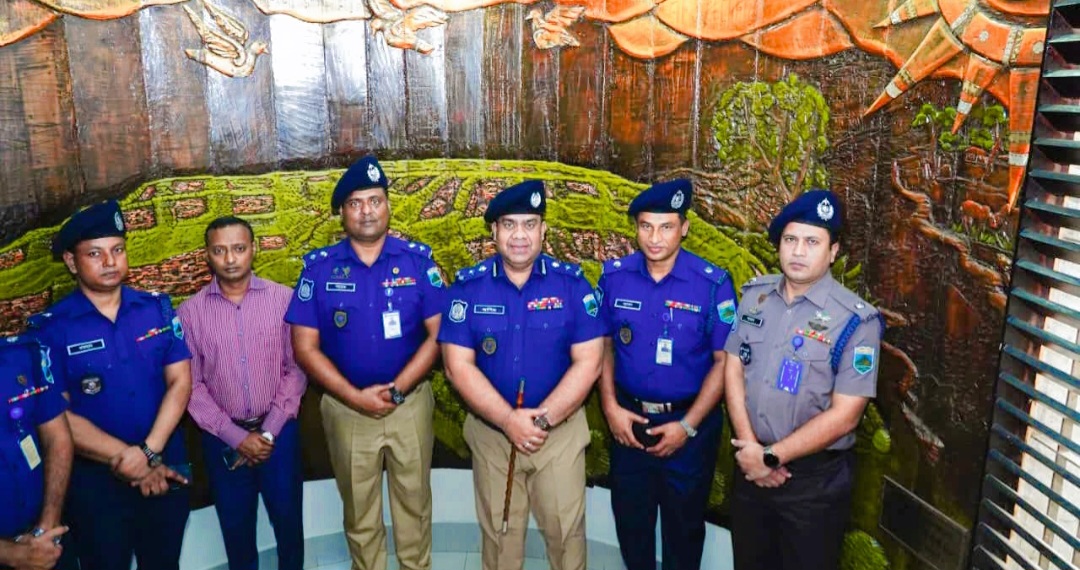 বগুড়া জেলা পরিদর্শন করলেন রাজশাহী রেঞ্জের ডিআইজি আশিক সাঈদ